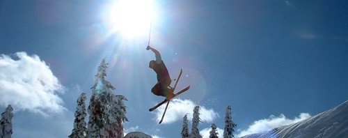 Freestyle skiing trick