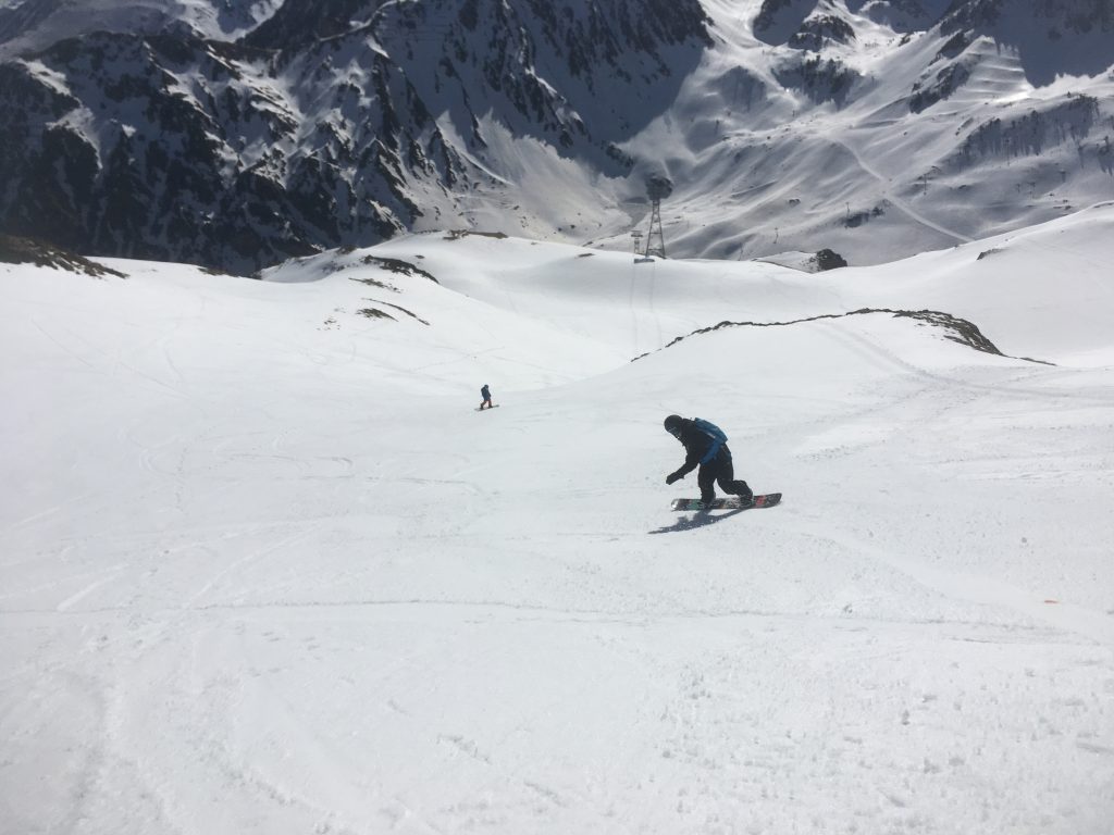 Freeride snowboarding at Pic du Midi
