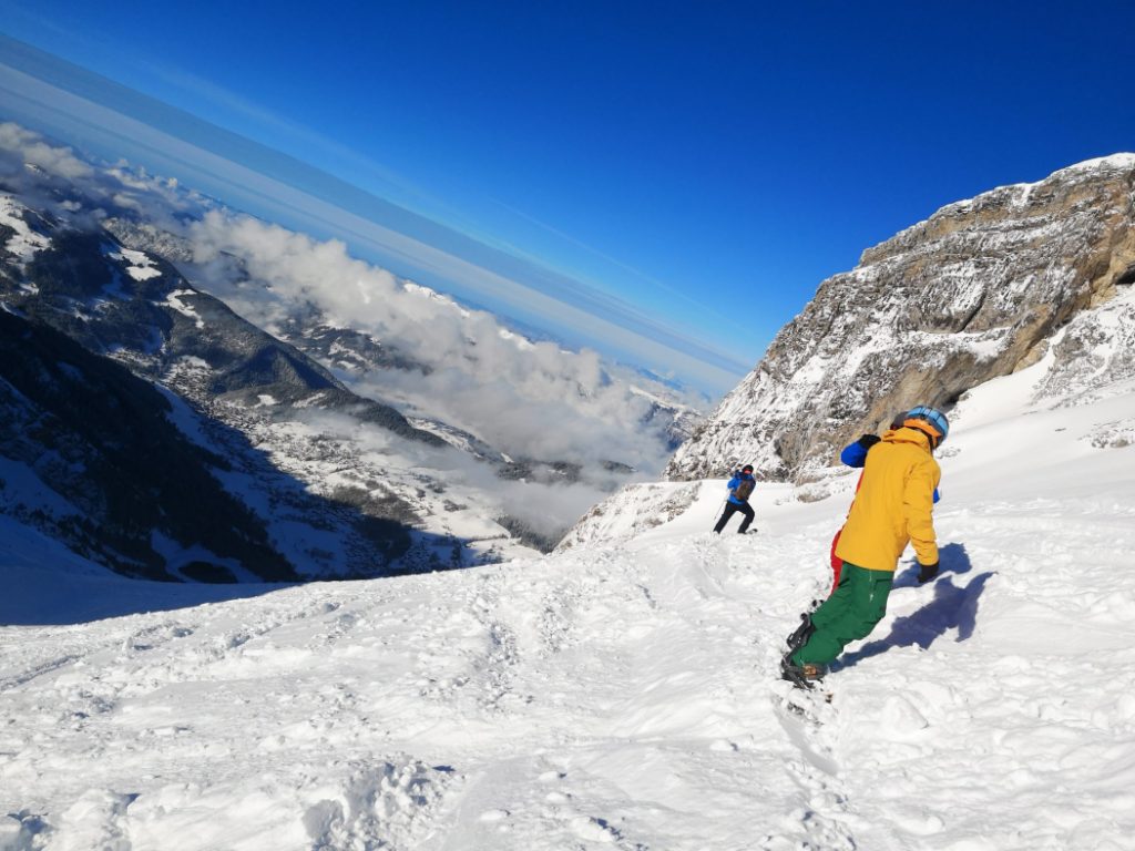 La Clusaz snowboarding Holiday review