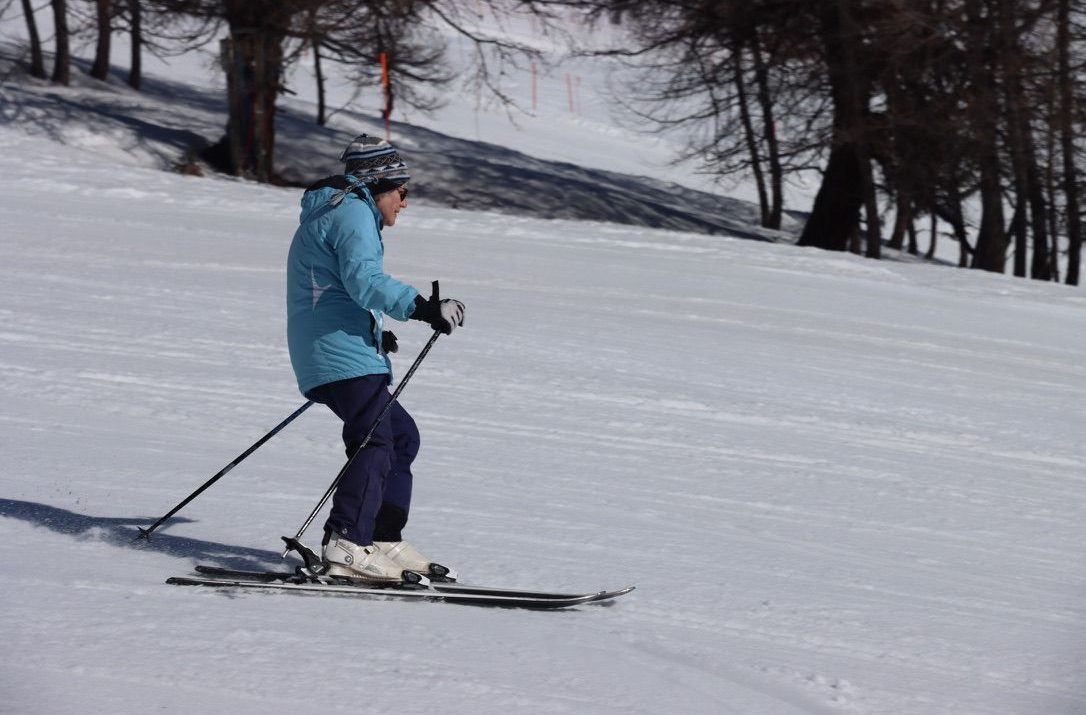 Fanny Thomas Skiing
