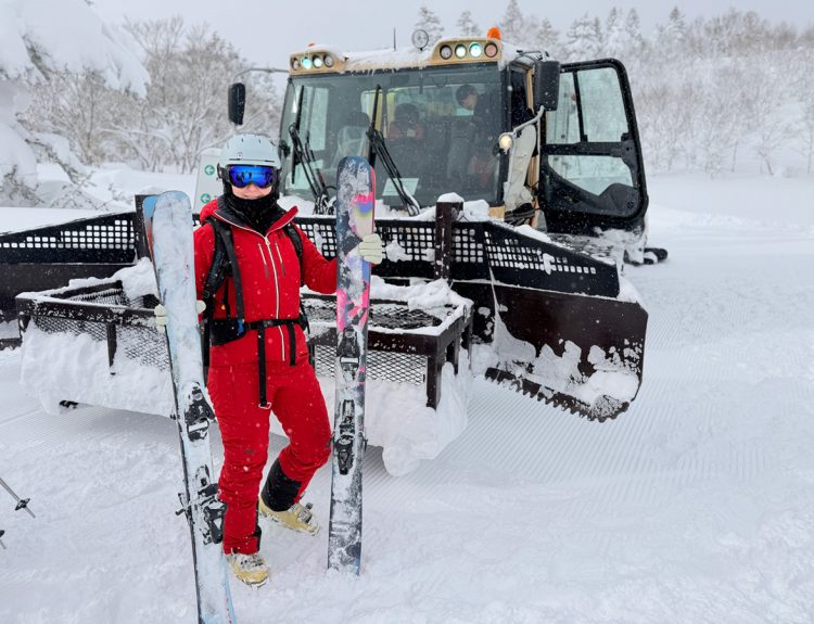 Annabel wearing Helly Hansen Alpelia ski kit in Japan